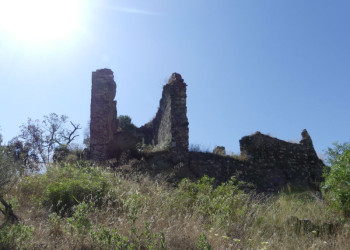 Treballem en la consolidació de les restes del castell de Voltrera