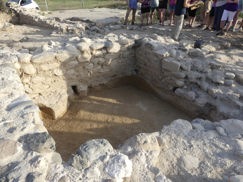 Descobrim el jaciment arqueològic de Sant Hilari d'Abrera! Prop d’un centenar d’assistents a la primera visita comentada