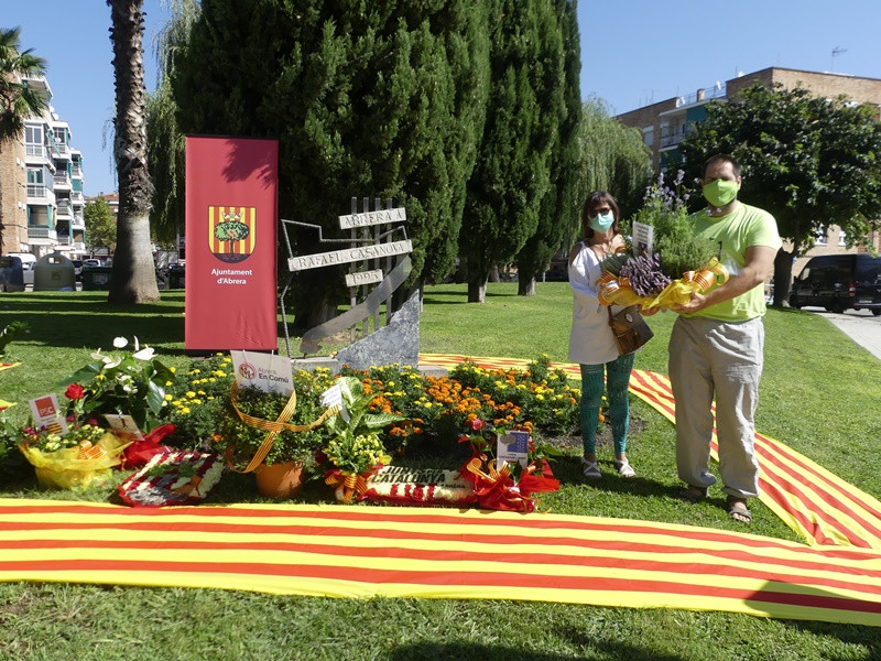 Celebrem l'11 de setembre, Diada Nacional de Catalunya, amb totes les mesures de seguretat establertes per la Covid-19. Ofrena floral al monument de Rafael Casanova