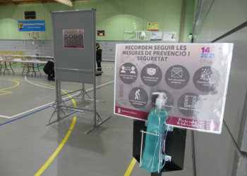 ELECCIONS 14F. L'Ajuntament realitza un simulacre de votació per assajar els protocols de seguretat dels comicis