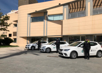 Seat ens ha cedit a l'Ajuntament d'Abrera 3 vehicles, que hem destinat a Serveis Essencials: l'atenció domiciliaria que realitzen les treballadores del nostre Departament d’Acció Social, als voluntaris i voluntàries de la xarxa Abrera Solidària