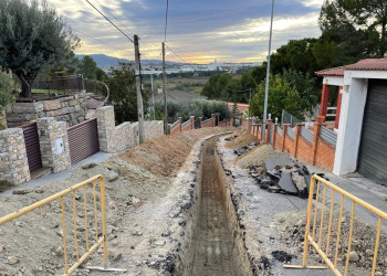 Treballem per Abrera! Iniciem les obres de reparació del tram inicial del carrer Pintor Rivera al barri de Les Carpes de Vilalba d'Abrera