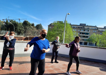 Activitat de Ball en línia. Casal de la Gent Gran