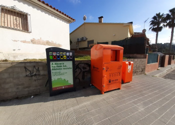 Augmentem la recollida de residus amb la instal·lació de quatre panells minideixalleria als barris d'Abrera