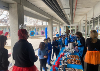 L'Escola Josefina Ibáñez Xocolatada realitza una xocolatada solidària per recaudar fons per a la lluita contra el Càncer Infantil