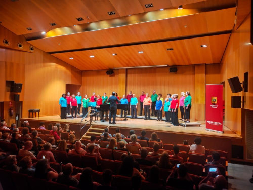 Donem el tret de sortida de les activitats pre Festa Major i gaudim del concert de la Coral Contrapunt i el Cor de Gòspel d'Abrera!