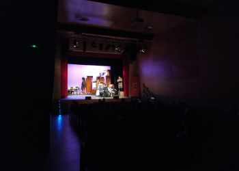 La Sala Municipal acull la darrera funció del Concurs de Teatre Amateur Vila d'Abrera amb "L’inspector"