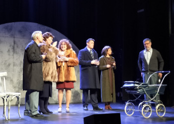 El diumenge 16 d’abril passat el Grup de Teatre Kòmix de La Garriga va obrir el 25è Concurs de Teatre Amateur Vila d’Abrera, amb l'obra 'A la lluna'
