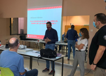 Ens reunim amb l'Associació de Veïns del barri de La Florida per explicar el pla de xoc de millora del barri