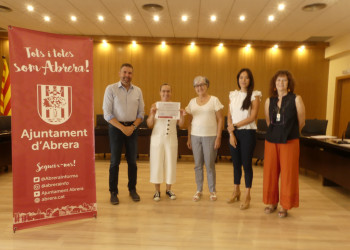 Lliurem novament els diplomes acreditatius a l'alumnat de diversos cursos del Departament de Promoció Econòmica. Enhorabona a tothom!