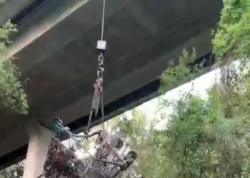 Detectem l'abocament de carros de la compra al Torrent Gran d'Abrera