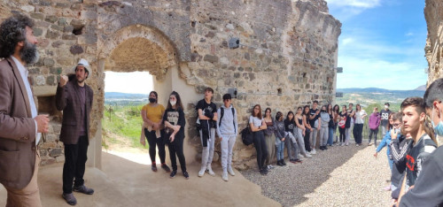 Visitem amb l'alumnat de 4t d'ESO de l'Institut Voltrera els espais patrimonials de les Trinxeres de la Guerra Civil del Bosc de Sant Miquel i el Castell de Voltrera