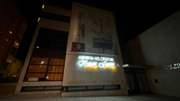 A Abrera encenem el Nadal amb una nova il·luminació festiva als equipaments municipals i carrers del nostre municipi. Centre Polivalent