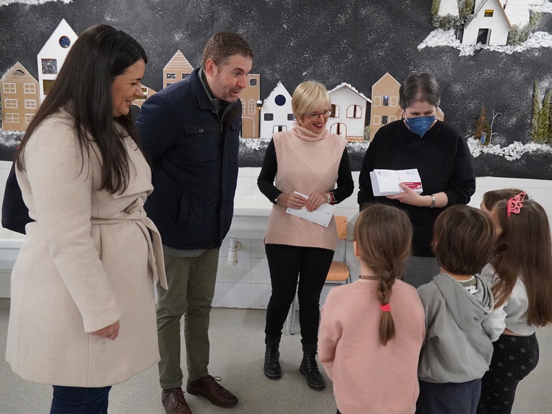 El Nadal es viu a Abrera! Amb molta il·lusió, obsequiem la comunitat educativa d'Abrera amb una entrada per gaudir de la Pista de Gel