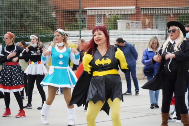 A Abrera hem tornat a gaudir del Carnaval! Gràcies a tothom per la participació i la bona acollida! Zumba amb l'entitat Vive y Baila