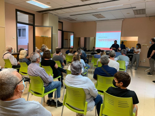 Ens reunim amb l'Associació de Veïns del barri de La Florida per explicar el pla de xoc de millora del barri