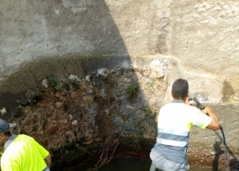 Netega i reparació de la Font dels Peixos d'Abrera