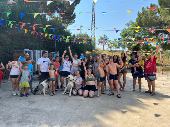 Les veïnes i veïns del barri de Sant Miquel d'Abrera, gaudeixen de la seva Festa Major amb bona participació a totes les activitats programades!