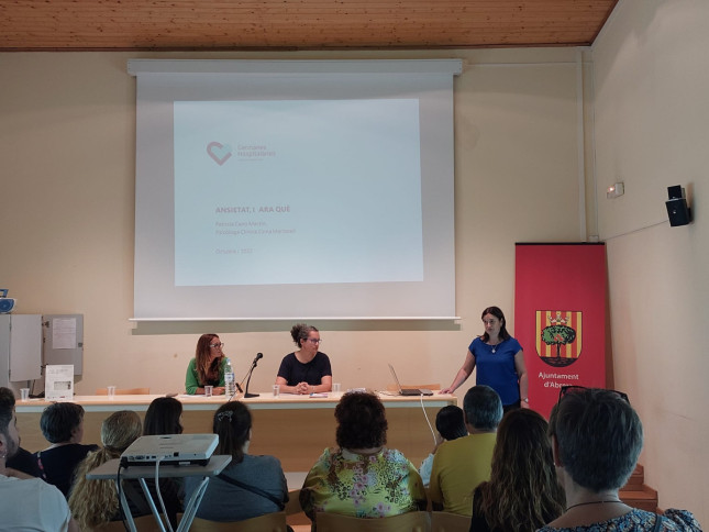 La xerrada 'Tinc ansietat, i ara què?' omple la Sala d'Actes de la Casa de Cultura