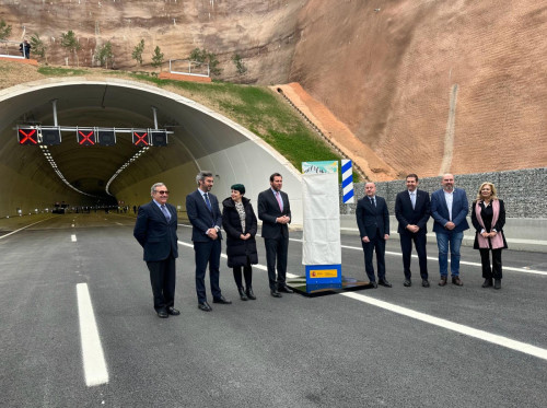 El Ministre de Transport i Mobilitat Sostenible, Óscar Puente, inaugura el tram de la B-40 entre Abrera i Viladecavalls, acompanyat per autoritats com el nostre alcalde, Jesús Naharro