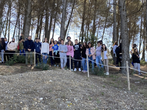 Visitem amb l'alumnat de 4t d'ESO de l'Institut Voltrera els espais patrimonials de les Trinxeres de la Guerra Civil del Bosc de Sant Miquel