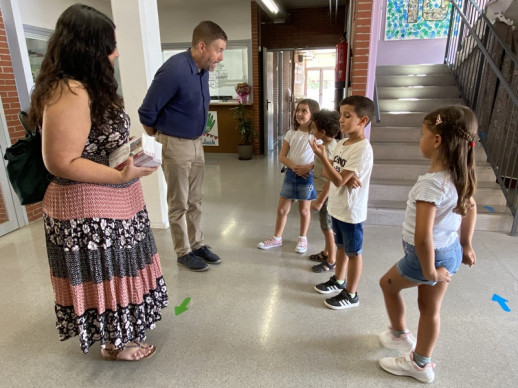 Bon inici de curs! Més de 1.800 alumnes han començat el curs 2022-2023 a Abrera aquesta setmana. Escola Josefina Ibáñez