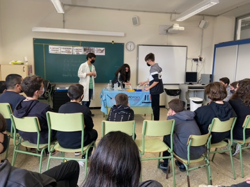 Apropem el coneixement científic a gairebé 500 alumnes de les escoles d’Abrera. Escola Francesc Platón i Sartí