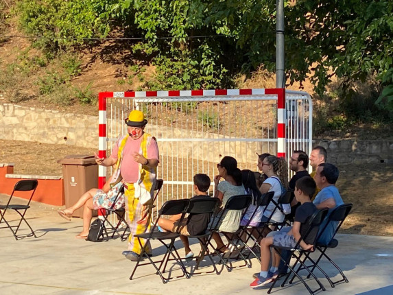 Les veïnes i veïns del barri de Les Carpes d'Abrera, gaudeixen de la seva Festa Major amb èxit de participació a les activitats programades!