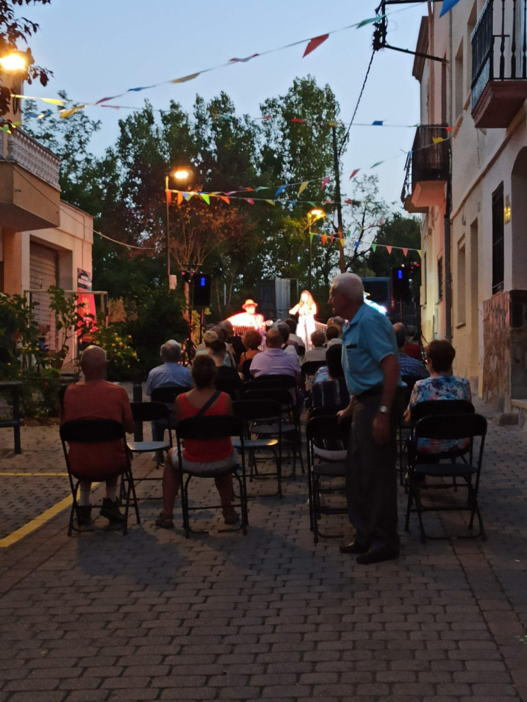 Les veïnes i veïns del barri de la Font d'Abrera gaudeixen de la seva Festa Major, amb diferents propostes programades!