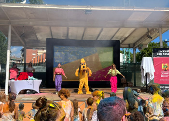 Més de 350 persones gaudeixen de la sisena Festa Fi d’Estiu d’Abrera, amb una Holi Party per a tota la família! Gràcies, Abrera!