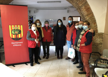Abrera és solidària! Lliurem lots de Nadal amb la col·laboració de Creu Roja i Càritas Abrera