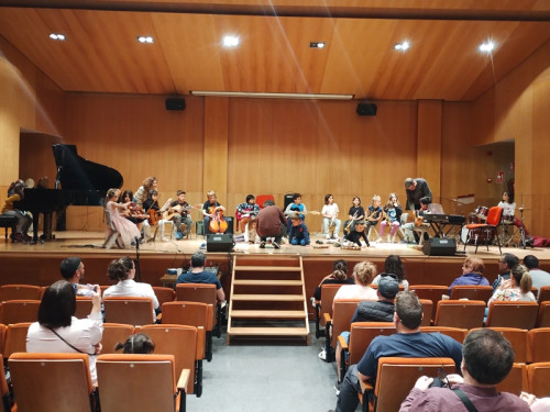 L'Escola Municipal de Música ens ha ofert una tarda festiva i musical a l'Auditori del Centre Polivalent