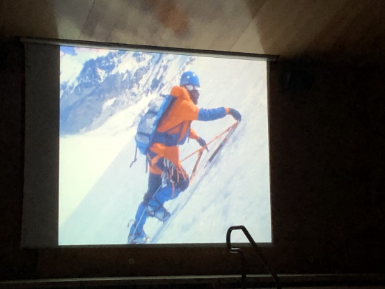 El Centre Excursionista d'Abrera organitza la projecció de la pel·lícula 'Everest 82' i una sortida nocturna per Montserrat