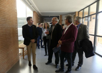 L'alcalde, Jesús Naharro, i el conseller d'Educació de la Generalitat, Josep Bargalló, presenten el projecte d'ampliació de l'Institut Voltrera