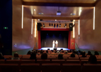 El dissabte 20 de març, la Sala Municipal (ps. Telefònica, s/n) va acollir el monòleg "OyePolo!", un espectacle gratuït a càrrec de les còmiques Anna Polo i Maria Rovira (OyeSherman)
