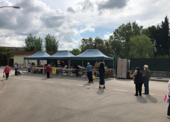 Reobrim el mercat setmanal d'Abrera amb parades d'alimentació, aforament limitat, mesures de seguretat i garanties sanitàries per la Covid-19