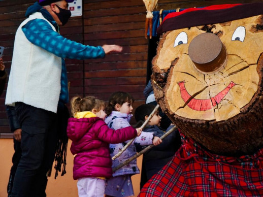 El Nadal es viu a Abrera! Tió de Nadal Solidari