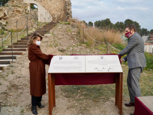 Inaugurem els treballs de consolidació estructural del Castell de Voltrera d'Abrera amb la ministra de Tranports, Mobilitat i Agenda Urbana, Raquel Sánchez, i altres representants de diverses institucions