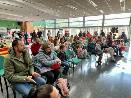 Gaudim de la diada de Sant Jordi d'Abrera, al Mercat Municipal i a la Casa de Cultura. Gràcies Abrera!