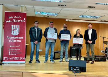 Gaudim de la diada de Sant Jordi d'Abrera, al Mercat Municipal i a la Casa de Cultura. Gràcies Abrera!