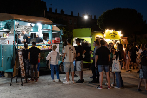 La fira Abrera Street Food omple novament el parc de Can Morral de gastronomia, activitats, música i diversió!