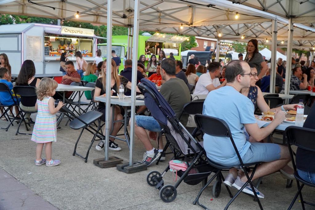 La fira Abrera Street Food omple novament el parc de Can Morral de gastronomia, activitats, música i diversió!