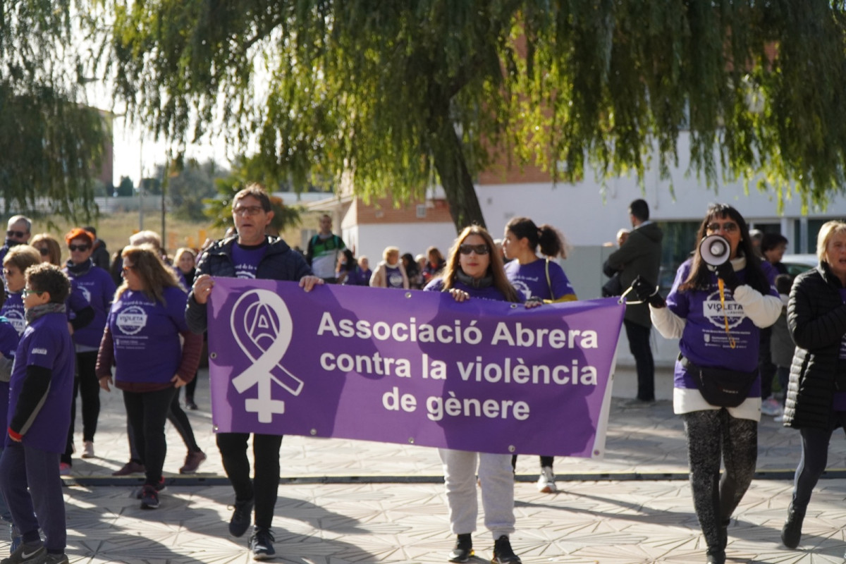 Abrera diu prou! Durant el mes de novembre hem commemorat el Dia Internacional contra les violències envers les dones amb diverses activitats