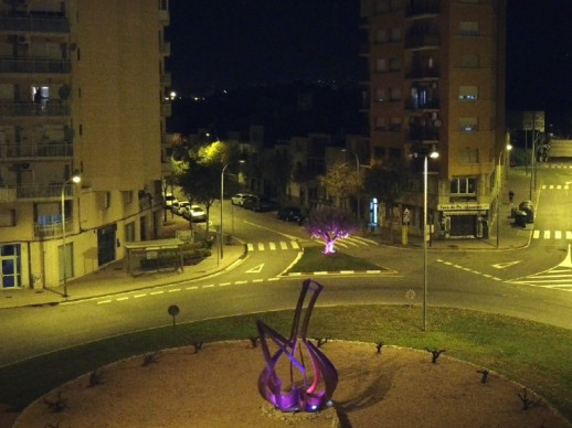 Abrera s’il·lumina de violeta en el mes en que es commemora el Dia Internacional contra la violència masclista