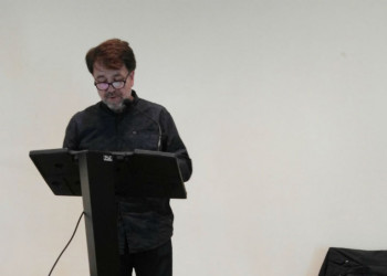 El poeta abrerenc José Luis Garcia Herrera presenta el poemari ‘La memòria de les petjades’ a la Casa de Cultura