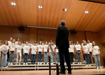 Felicitem l'Escola Municipal de Música pel darrer concert de cant coral, que va oferir conjuntament amb el Cor infantil i juvenil de l'Escola Cardenal Espinosa de Barcelona