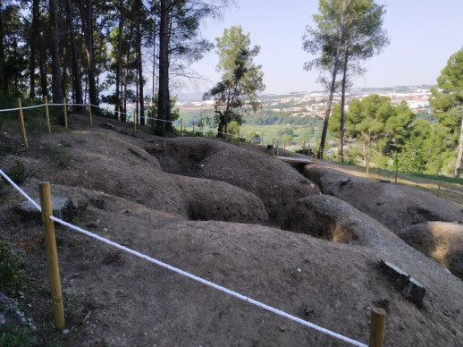 Jaciment de les trinxeres de la guerra civil espanyola al bosc del barri de Sant Miquel d'Abrera