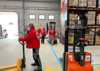 Visitem el centre Humanitari de Creu Roja situat a Sant Martí de Tous