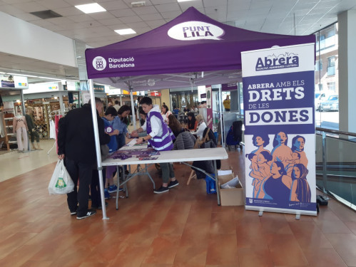 Abrera diu prou! Durant el mes de novembre commemorem el Dia Internacional contra les violències envers les dones amb diverses activitats - Punt Lila al Mercat Municipal d'Abrera