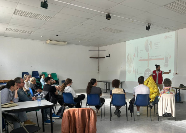Assistim al taller “Primers auxilis i l’ús dels desfibril·ladors”, que va comptar amb molt bona acollida per part de les persones participants